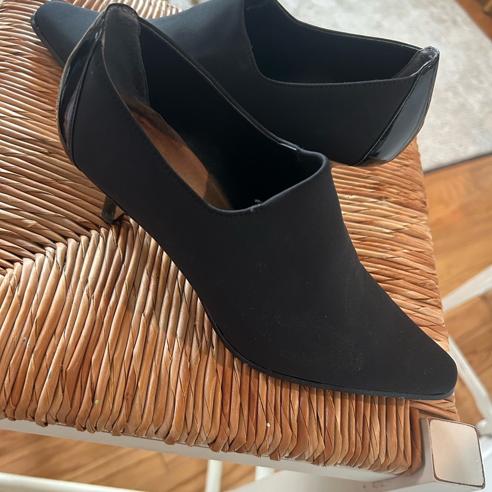Donald J. Pliner Black Heeled Shoes